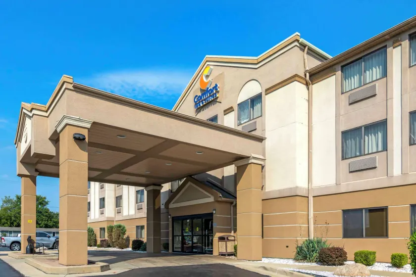 Comfort Inn & Suites Jackson North - Image 1
