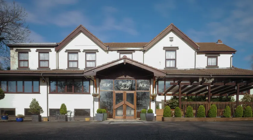 Wycliffe Hotel - Image 1