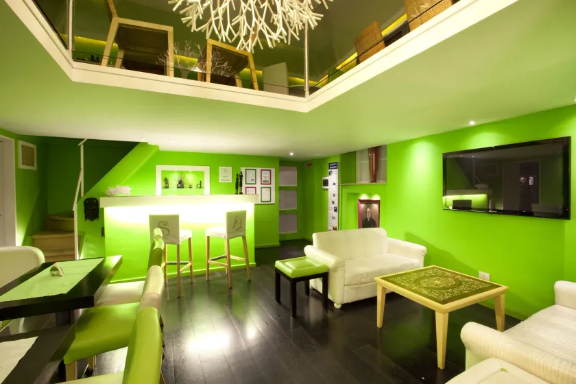 Sorrento Apartments - Image 1