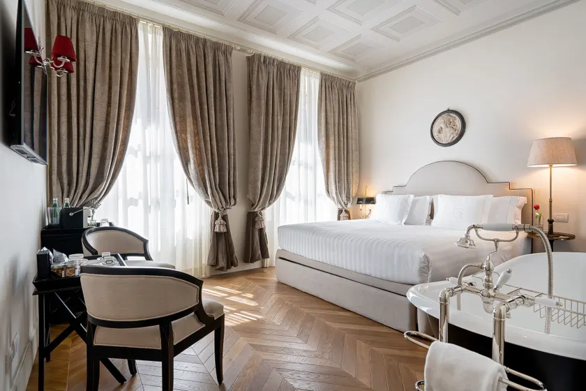 Corte Calzaiuoli Elegant Suites - Image 1