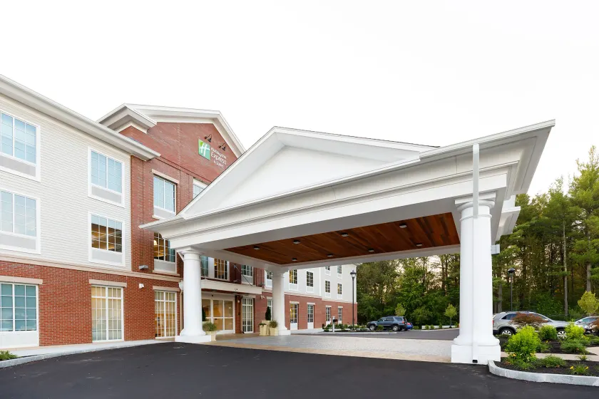 Holiday Inn Express & Suites - Sturbridge by IHG - Image 1