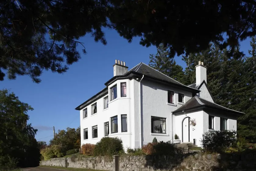 Glenurquhart House - Image 1