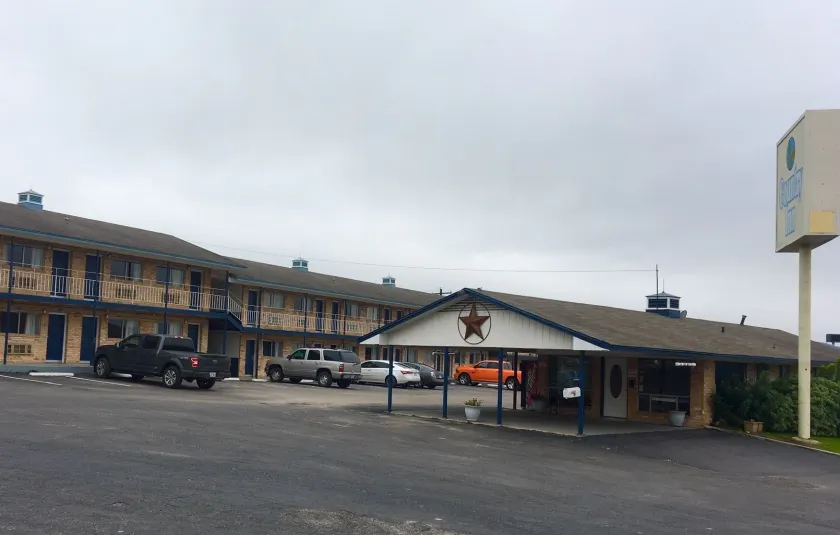 Country inn Lampasas - Image 1