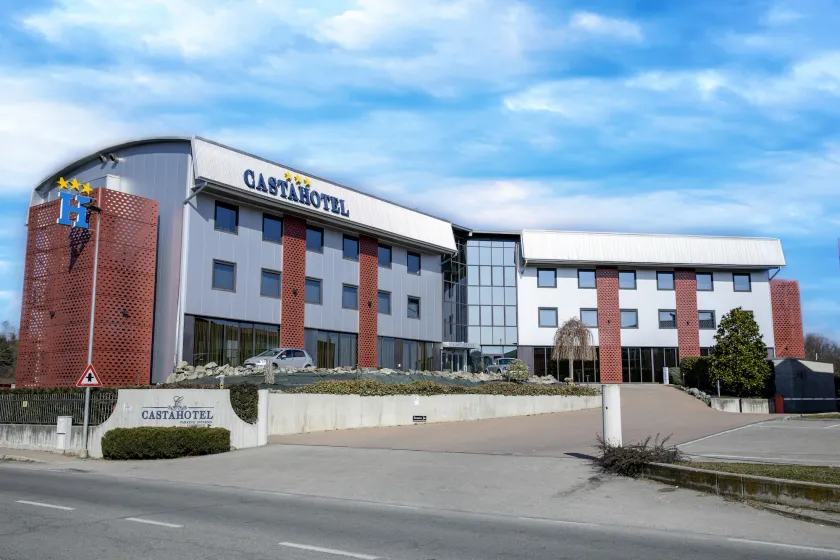 Castahotel - Image 1