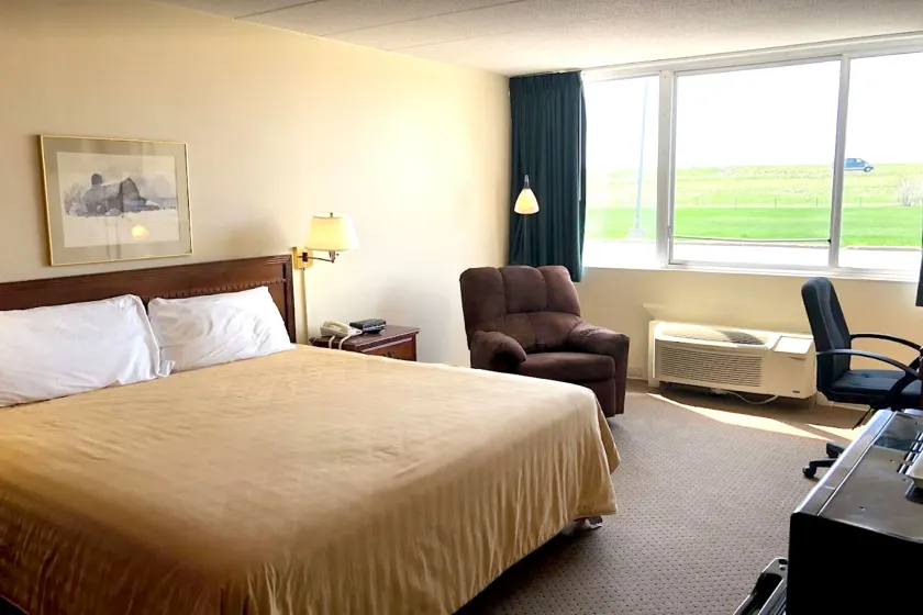 Norwood Inn and Suites Worthington - Image 1