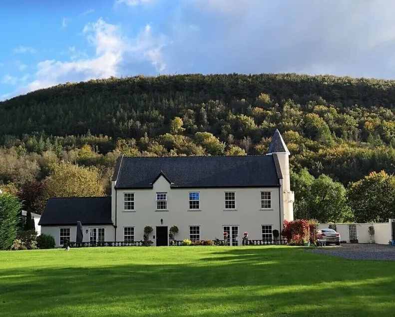 Glangwili Mansion - Luxury 5 star Bed & Breakfast - Image 1