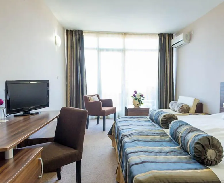 Regatta Palace Hotel - Image 1