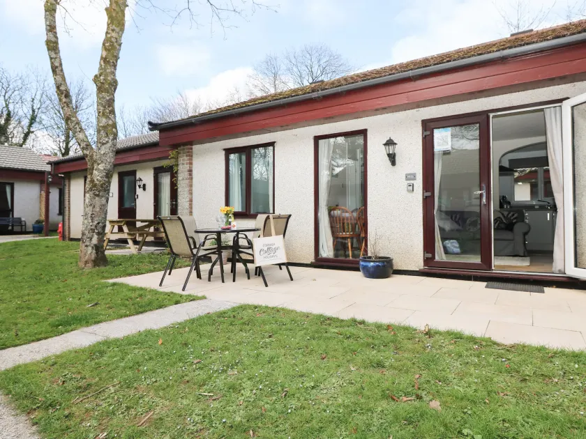 Miles Retreat - Image 1