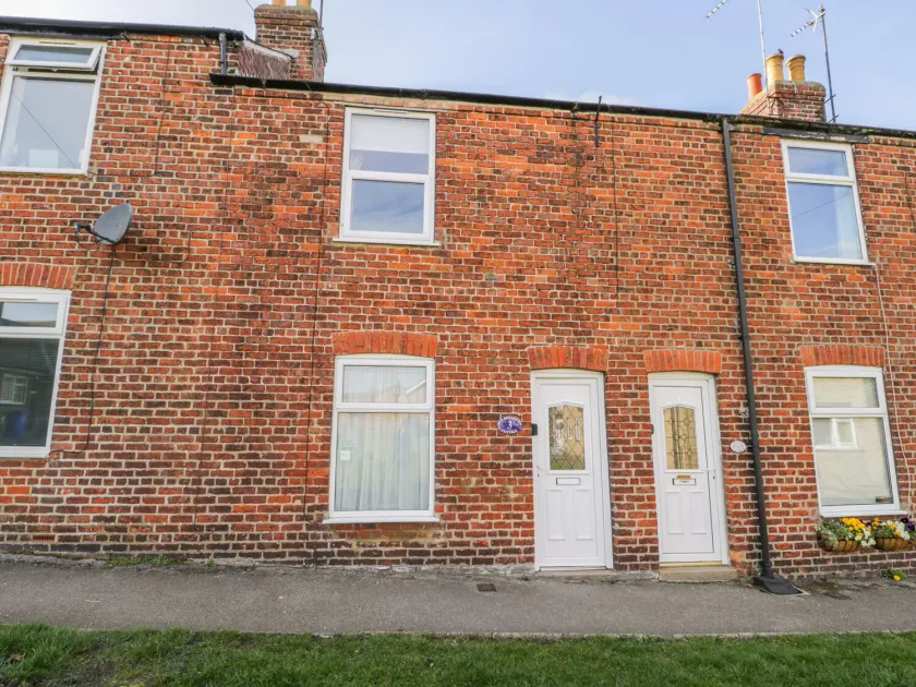 Sea Breakers Cottage - Image 1