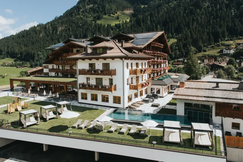 Hotel Tauernhof - Image 1