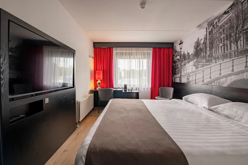 Bastion Hotel Schiphol Hoofddorp - Image 1