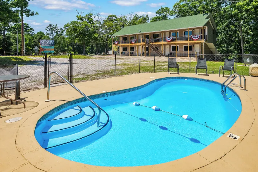 Trailhead Lodge - Image 1