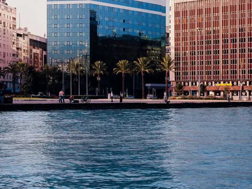 Mövenpick Hotel Izmir - Image 1