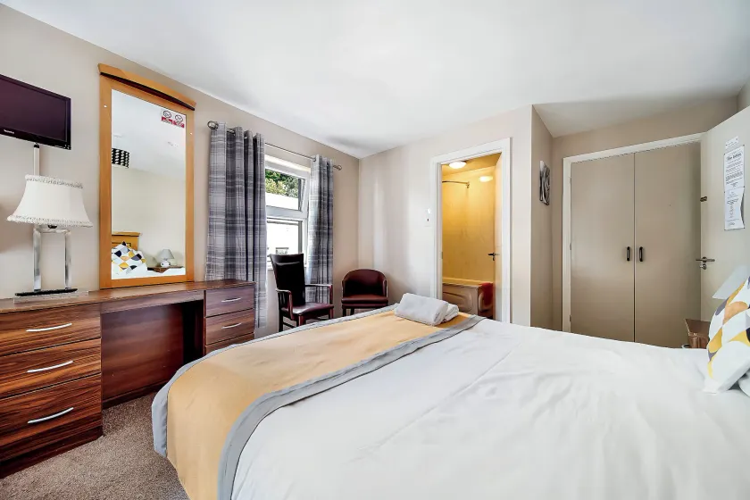 Iona Inn - Image 1