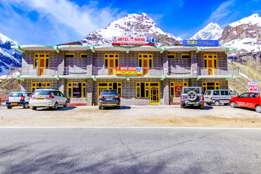 Fabhotel Sissu Regency - Image 1