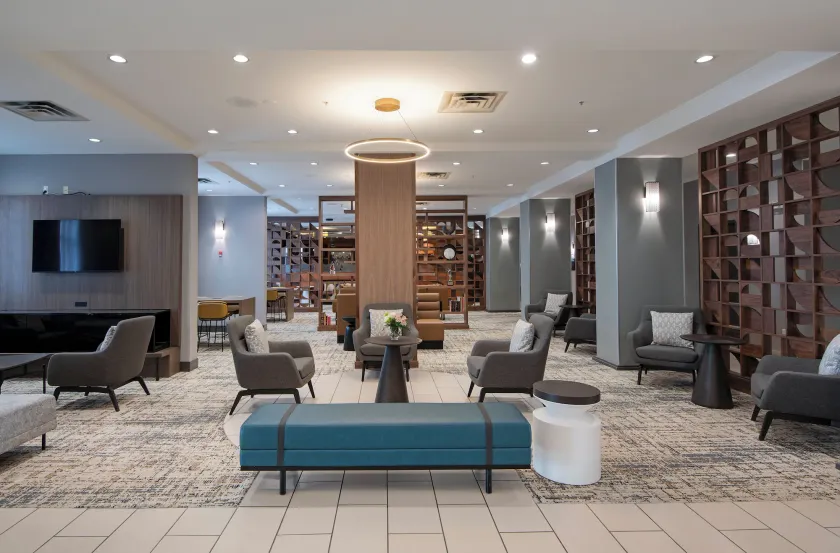 Holiday Inn Hotel and Suites-Kamloops by IHG - Lobby