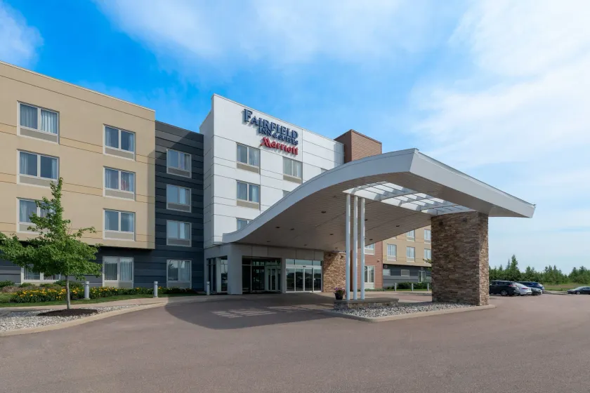 Fairfield Inn & Suites by Marriott Moncton - Image 1