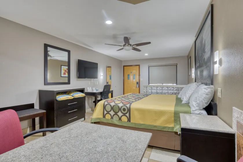 Texas Inn Donna - Image 1