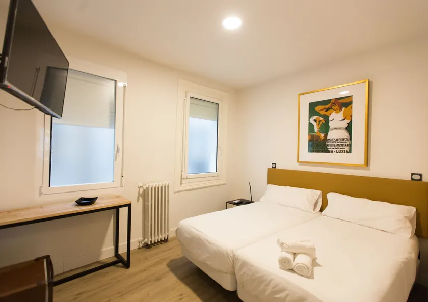 Central Roomss - Image 1