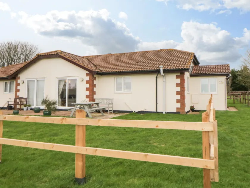 Broom Cottage - Image 1