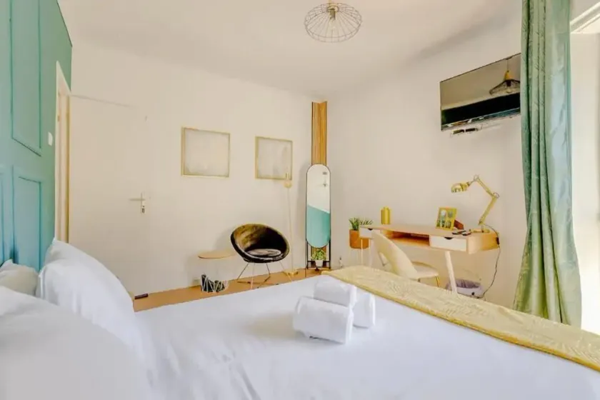 Goa Square Guesthouses by Lisbon with Sintra - Camera