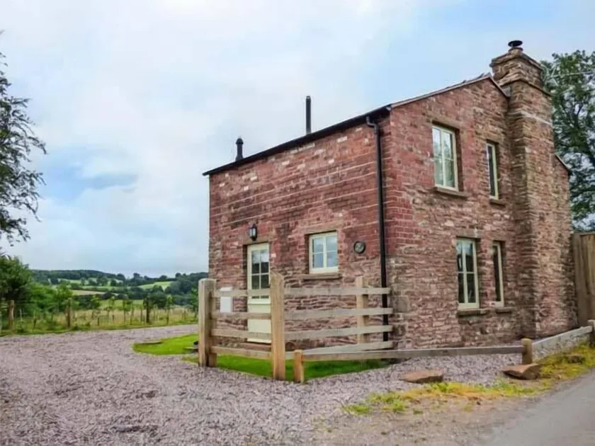 Rose Cottage - Image 1