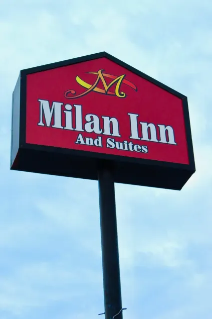 Milan inn & Suites - Image 1