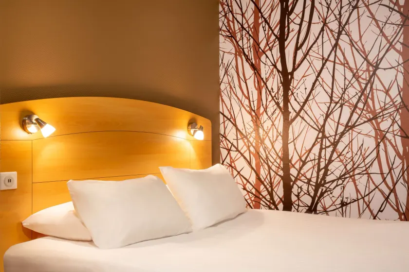 Hôtel Kyriad Plaisir Saint Quentin En Yvelines - Image 1