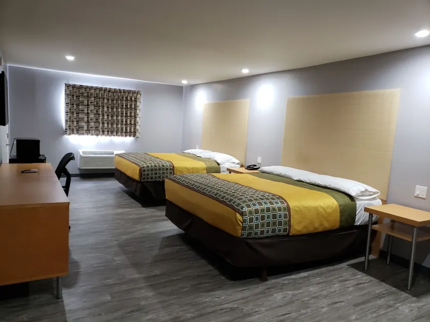 Regal Inn - Image 1