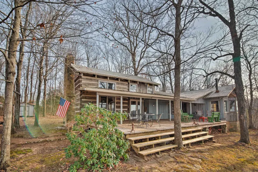 Cozy Cumberland Mountain Cabin w/ Stunning Views! - Image 1
