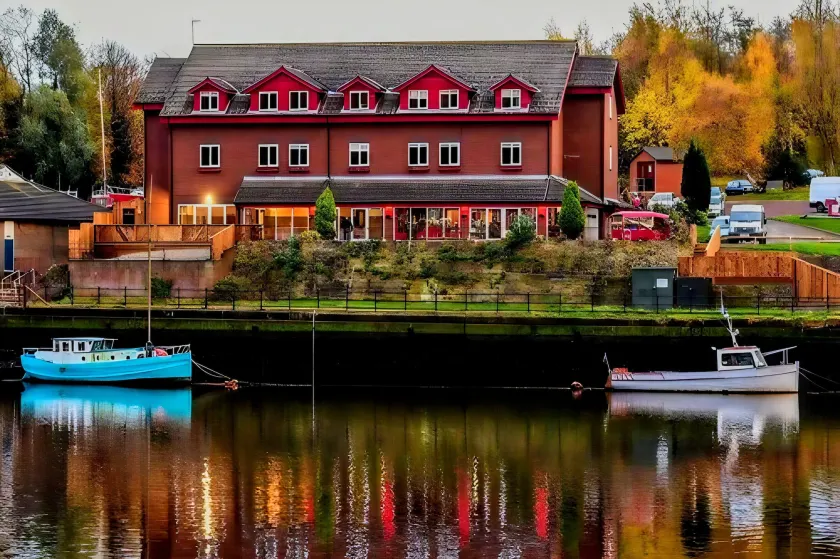 Rivers Hotel - Image 1
