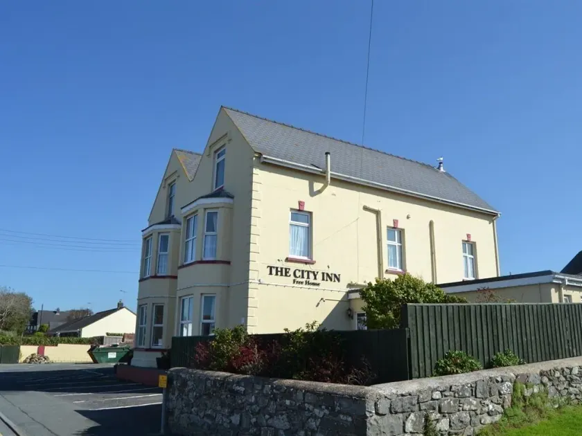 City Inn - Image 1
