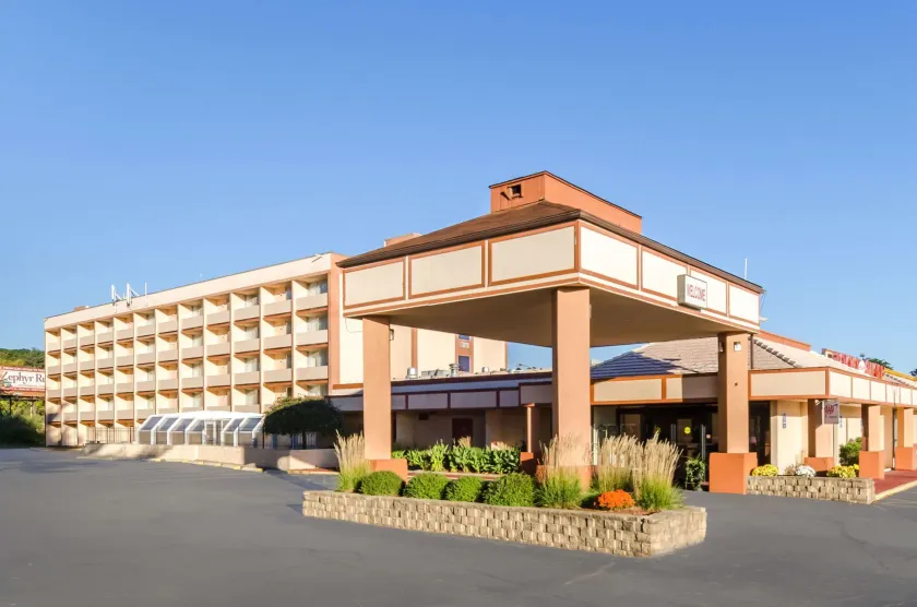 Quality Inn West Springfield - Image 1