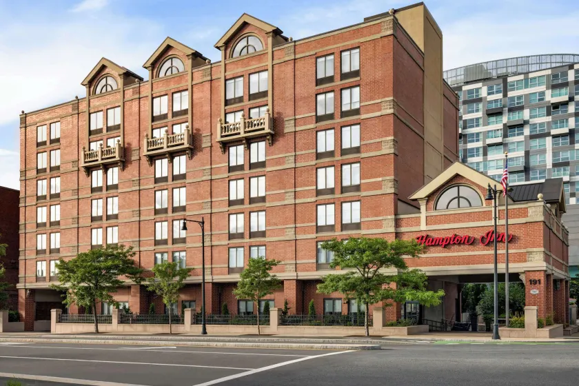 Hampton Inn by Hilton Boston/Cambridge - Image 1