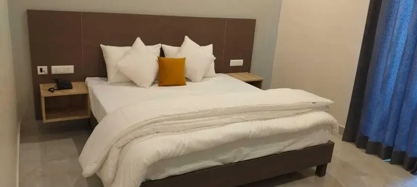 Starry Hills Resort - Image 1