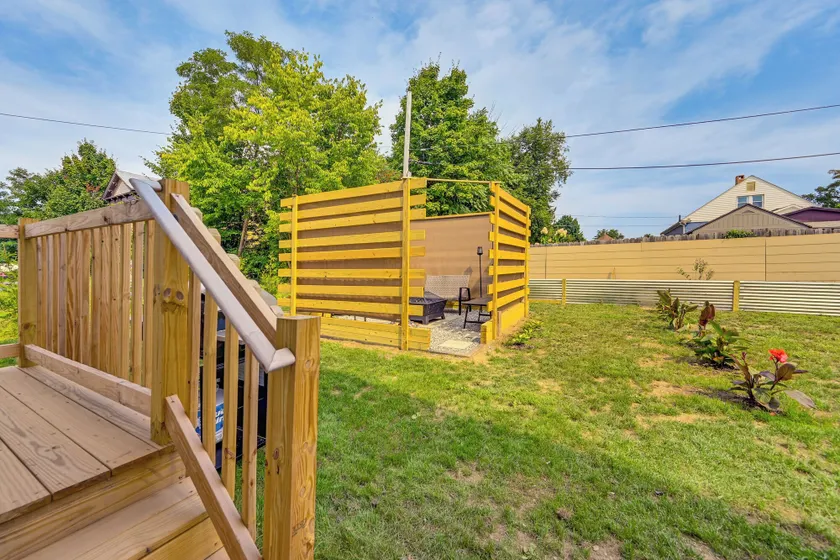 1 Mi to MGM Springfield: Cozy Winter Duplex! - Image 1