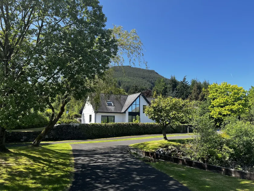 The Beach House Loch Lomond - Image 1