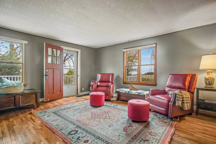 Escape To The Countryside At Black Oak Farm - Image 1