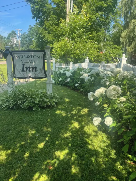 Williston Village Inn - Image 1