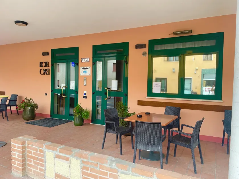 Hotel Oasi Este - Image 1