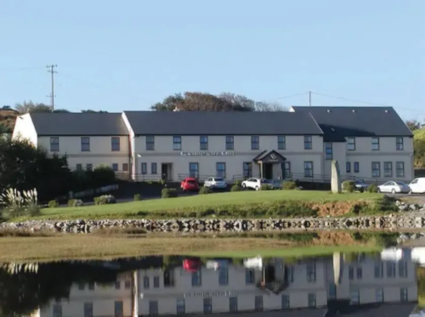 Caisleain Oir Hotel - Image 1