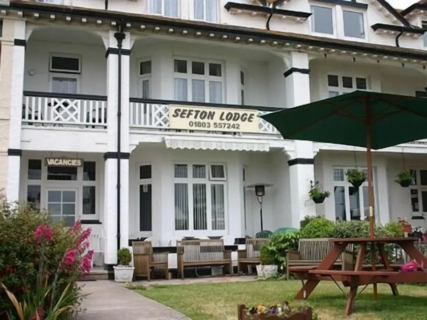 Sefton Lodge SEAFRONT ,PANORAMIC SEA VIEW ENSUITE BALCONY ROOMS AVAILABLE, GUEST GARDEN - Image 1