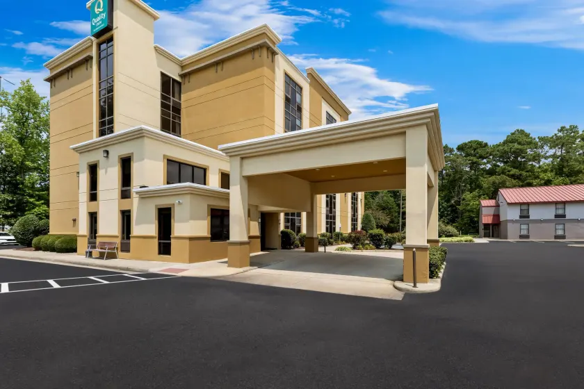 Quality Inn - Image 1