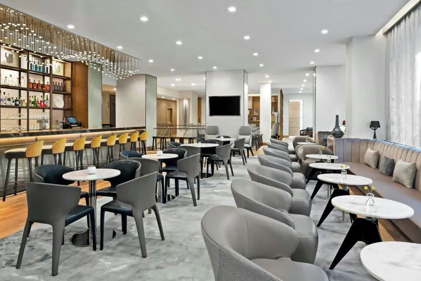 AC Hotel by Marriott Lenexa City Center - Lobby