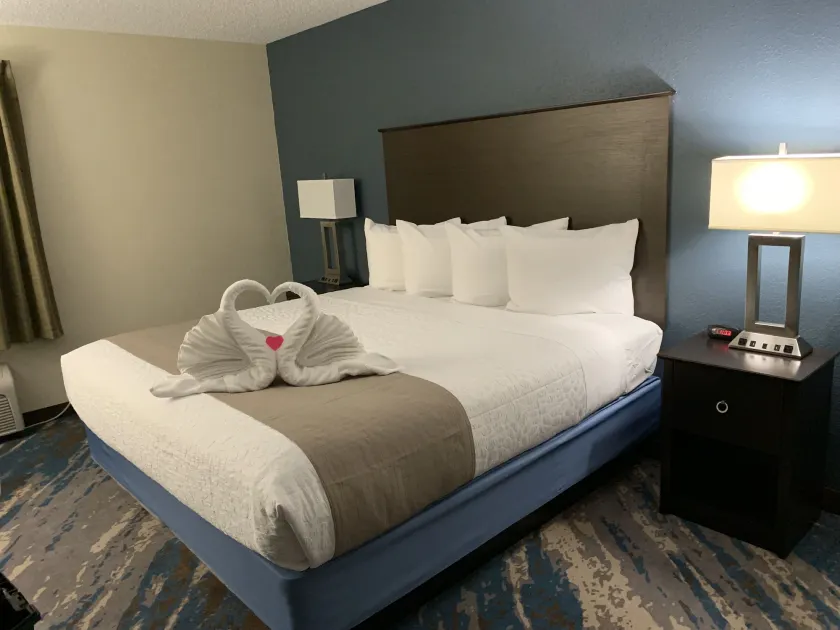 AmericInn by Wyndham Prairie du Chien - Image 1