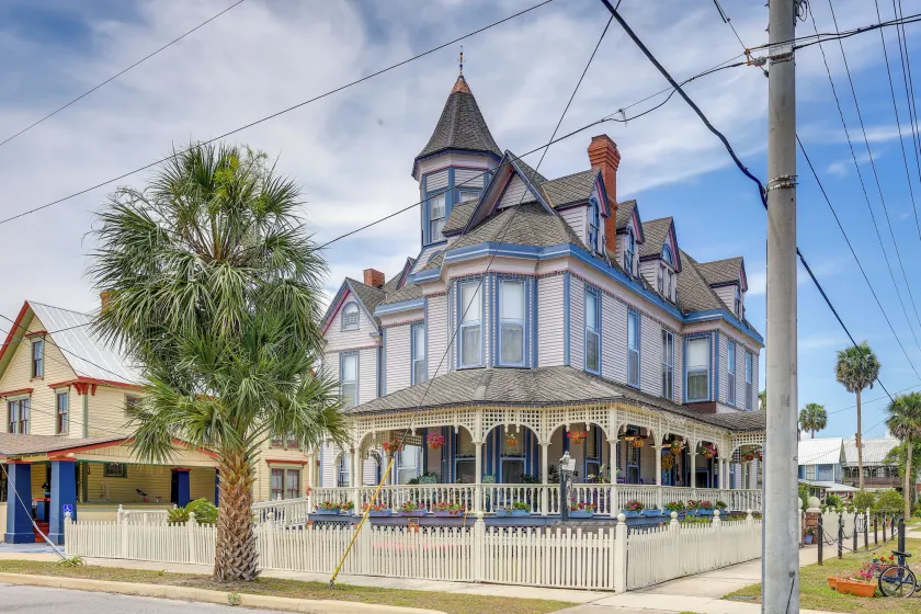 'grand Gables' Home: 1 Block to St Johns River! - Image 1
