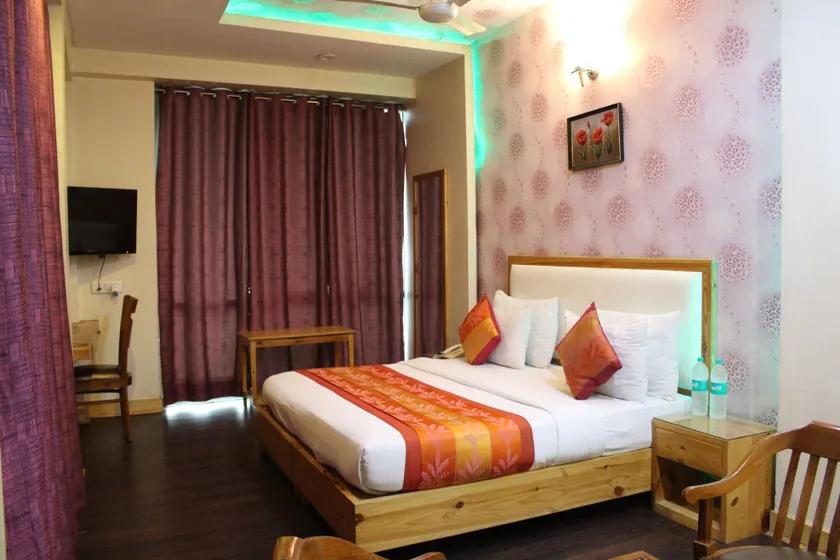 Hotel River view - Image 1