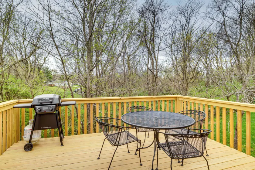 8 Mi to Ark Encounter: Family Home w/ Deck & Grill - Image 1