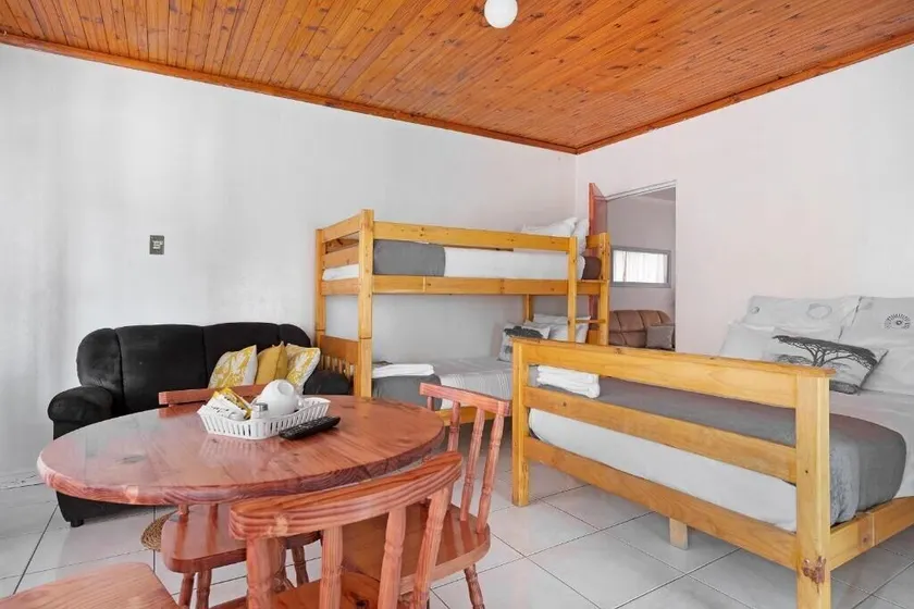 25 Jacaranda Lodge & Backpackers - Zimmer