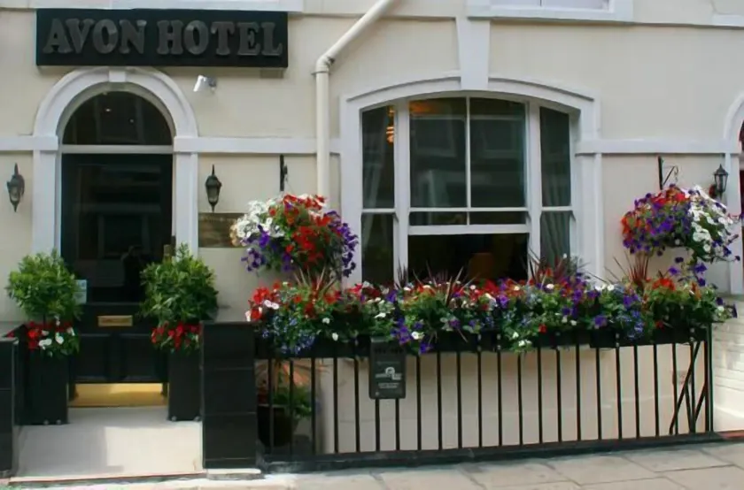Avon Hotel - Image 1